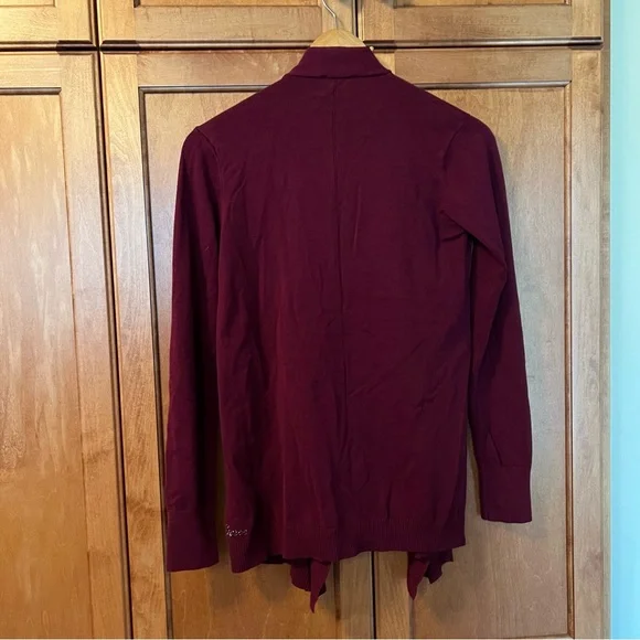 Guess Sweater - Picture 6 of 10